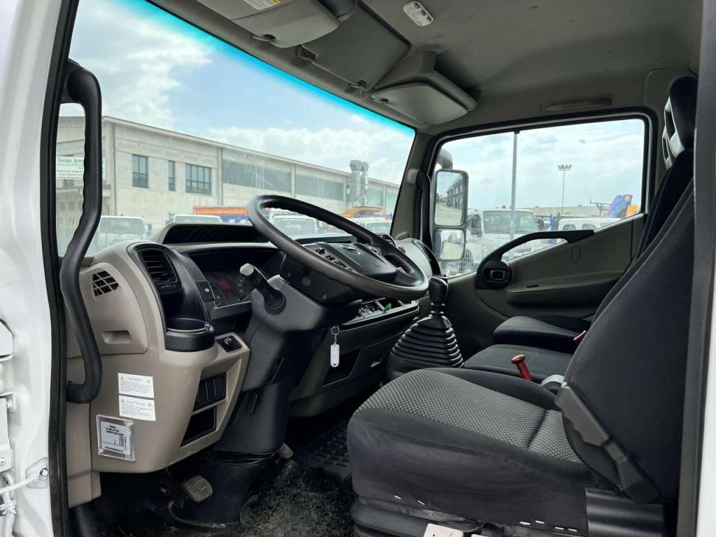 Nissan 75-18 Photo 4