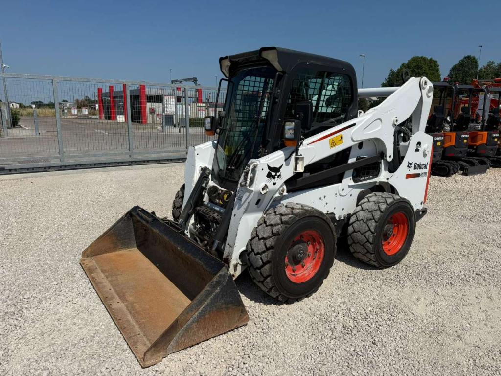 Bobcat S770 Photo 1