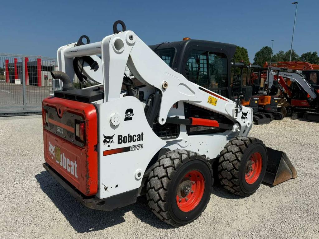 Bobcat S770 Photo 4