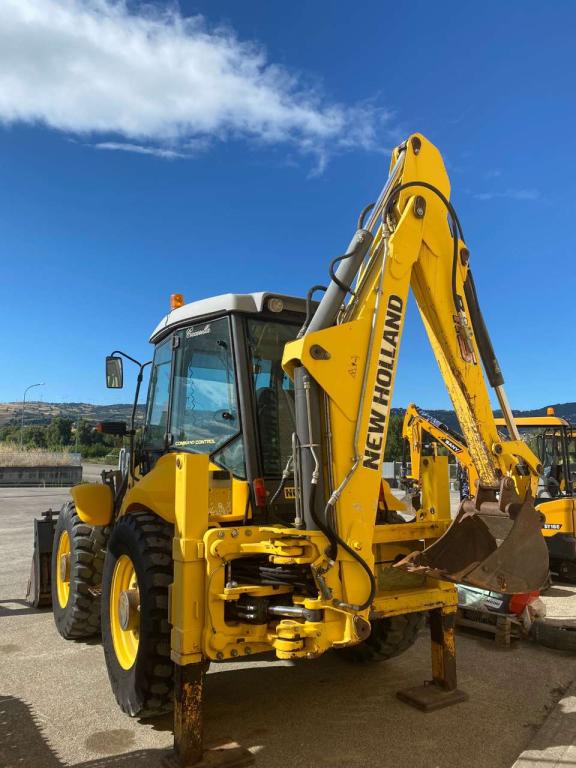 New Holland B115 Photo 5