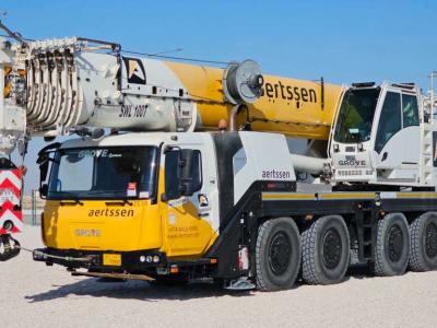 Grove GMK4100L-1 (2pcs available in Qatar) en vente par Aertssen Trading