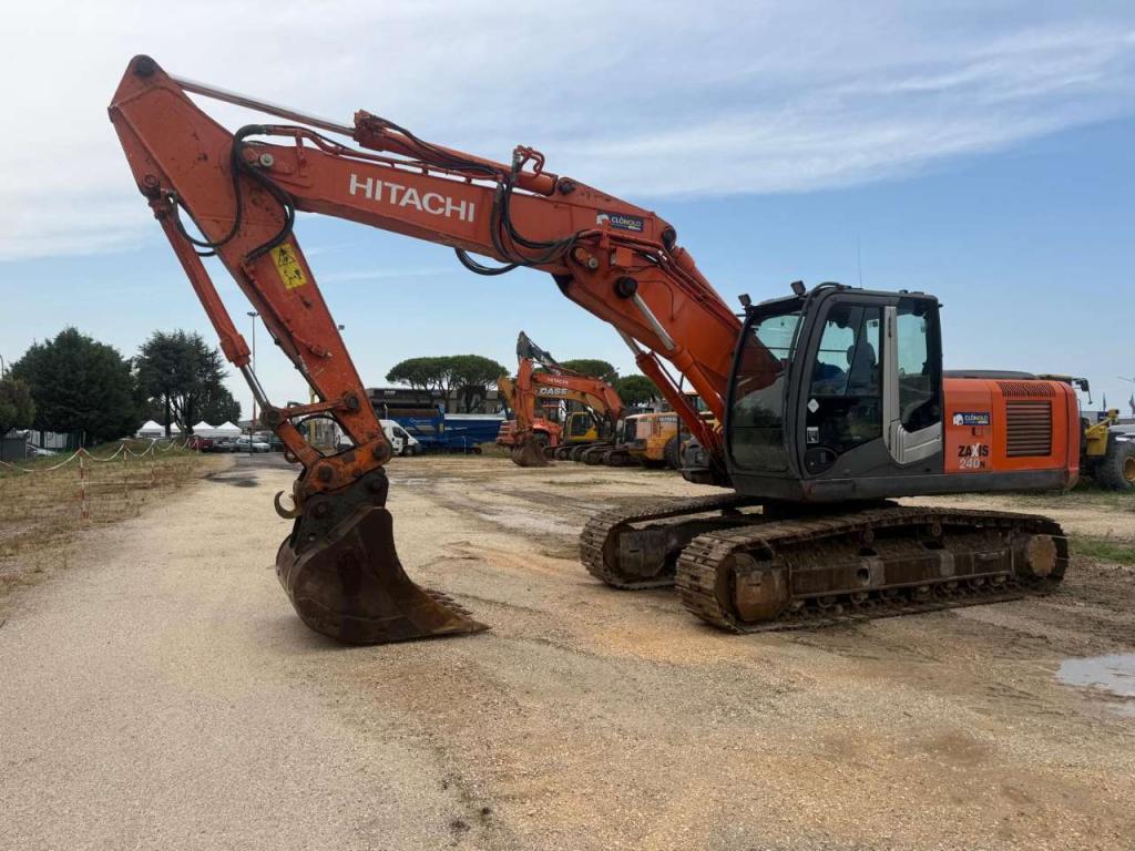 Hitachi Zaxis 240N Photo 4