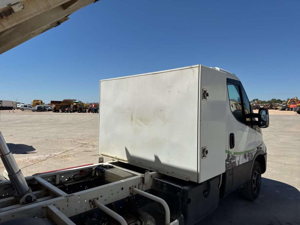 Iveco DAILY 35-150 Photo 10