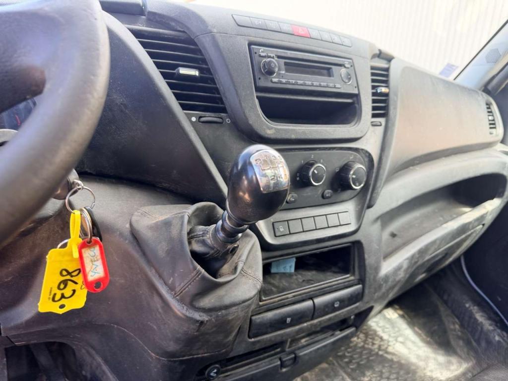 Iveco DAILY 35-150 Photo 16