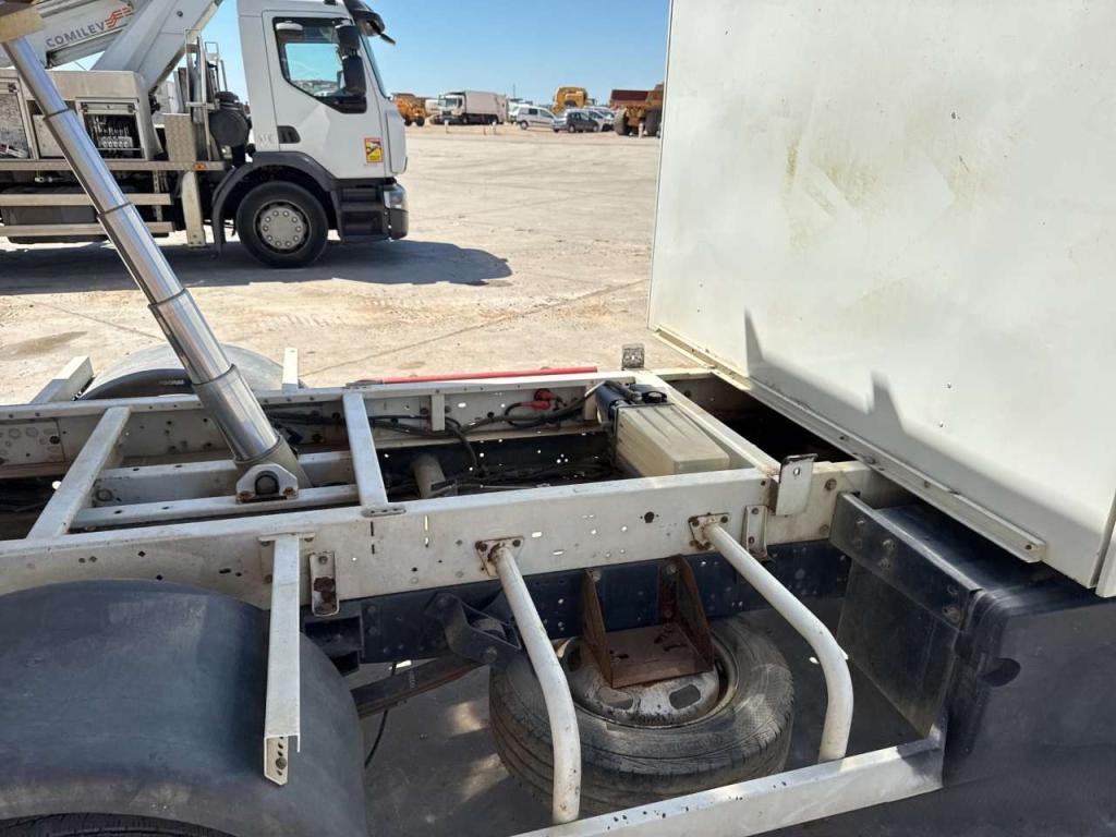 Iveco DAILY 35-150 Photo 17