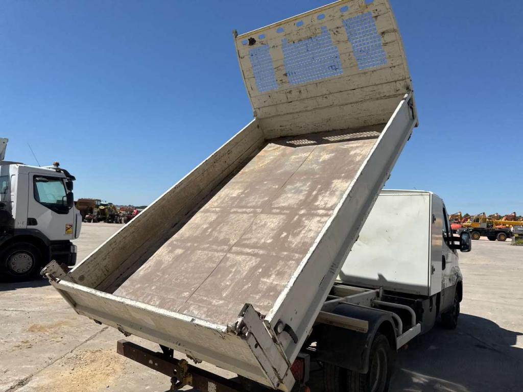 Iveco DAILY 35-150 Photo 18