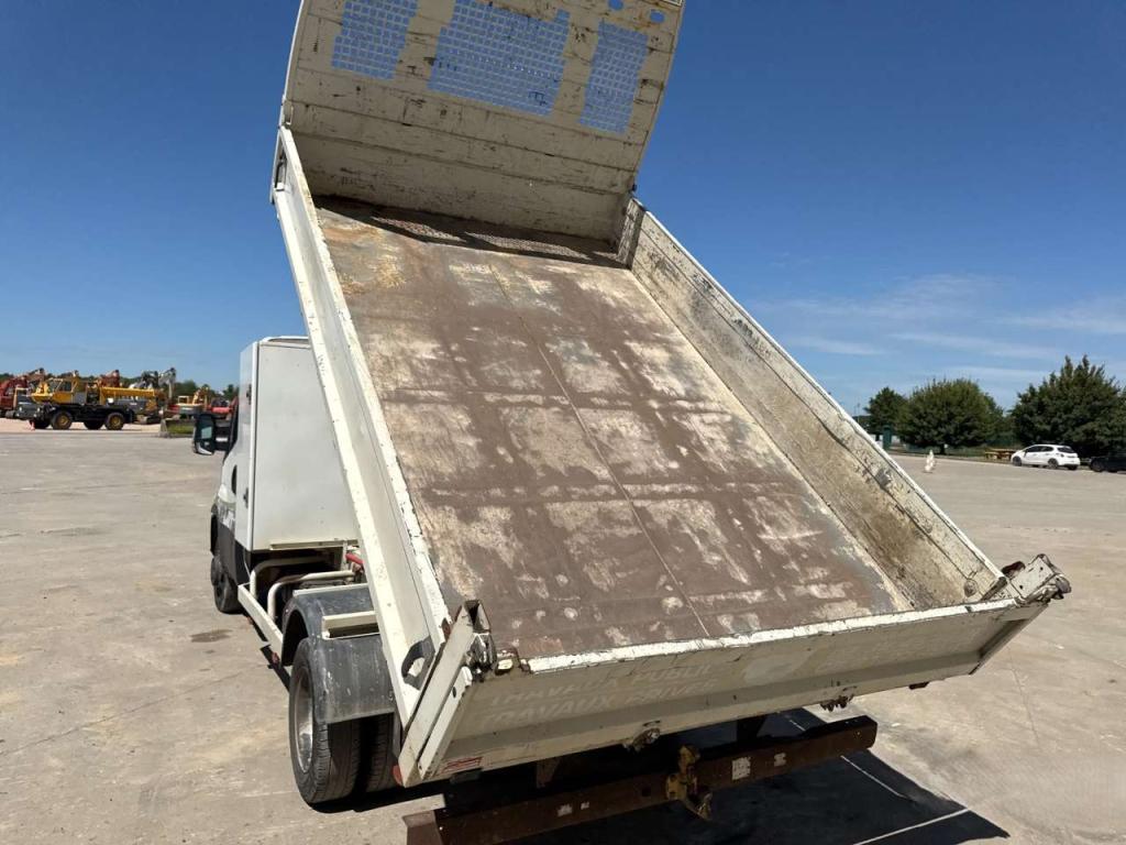 Iveco DAILY 35-150 Photo 24