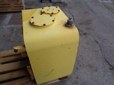 Réservoir de huile pour New Holland E 385 B en vente par PRV Ricambi Srl