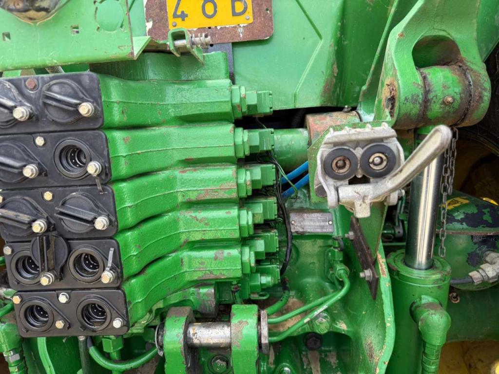 John Deere 8200 Photo 2