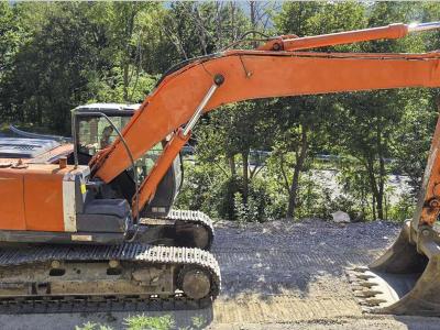 Hitachi Zaxis ZX240N-3 Photo 1