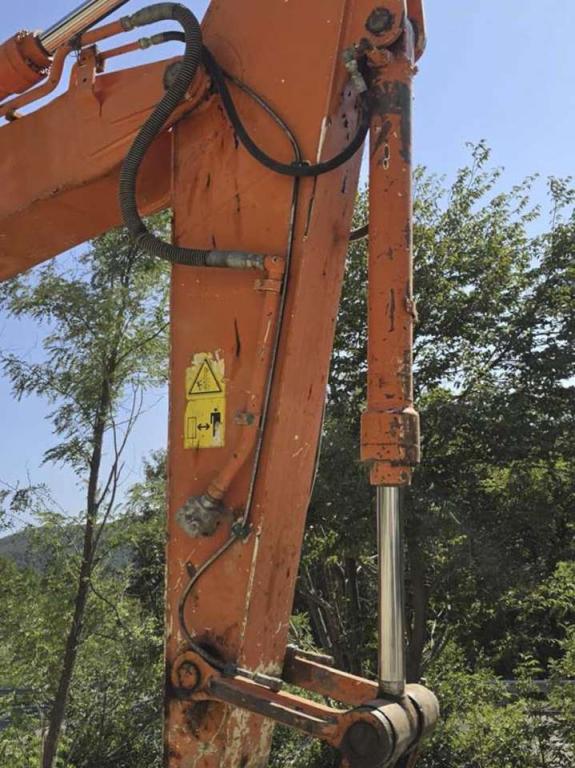Hitachi Zaxis ZX240N-3 Photo 8