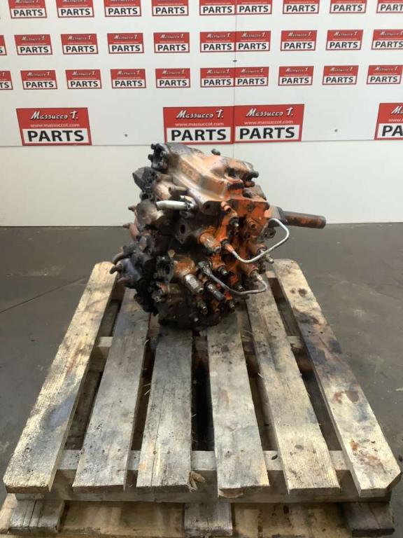 Distributeur hydraulique pour Fiat Hitachi EX 235 Photo 1