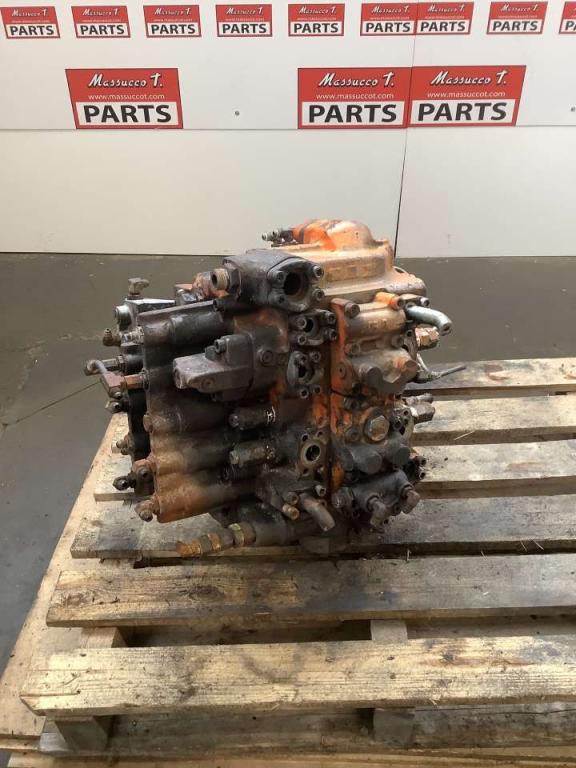Distributeur hydraulique pour Fiat Hitachi EX 235 Photo 4