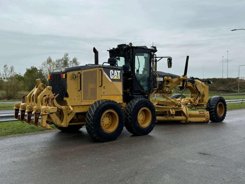 Caterpillar 140M Photo 5