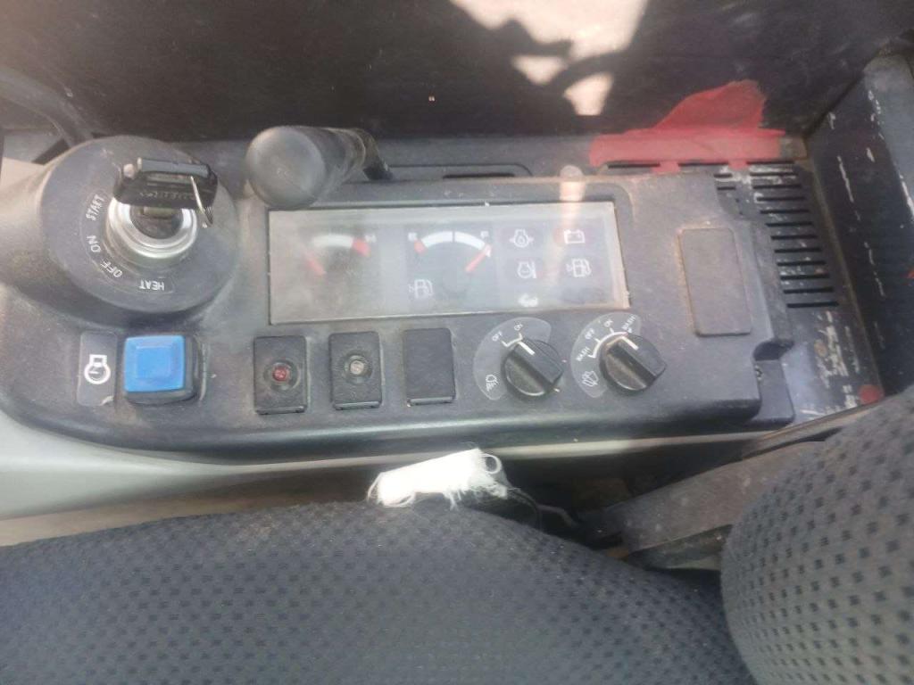 Kobelco SK35SR-6E Photo 19