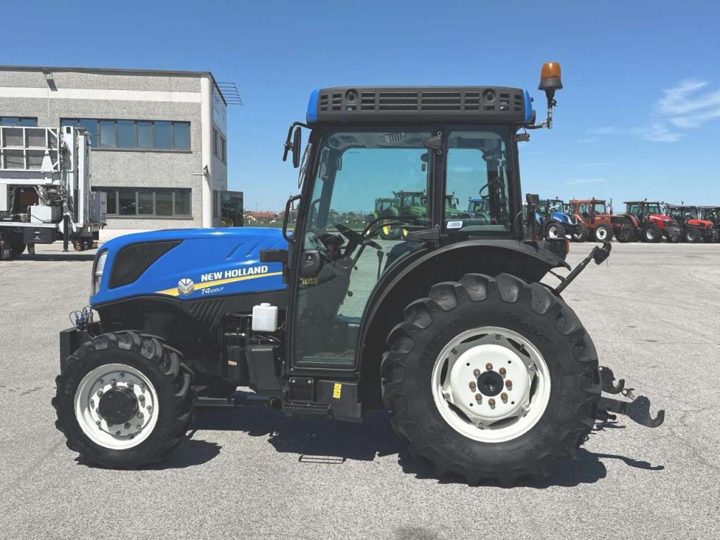 New Holland T4.100LP 4X4 Photo 2