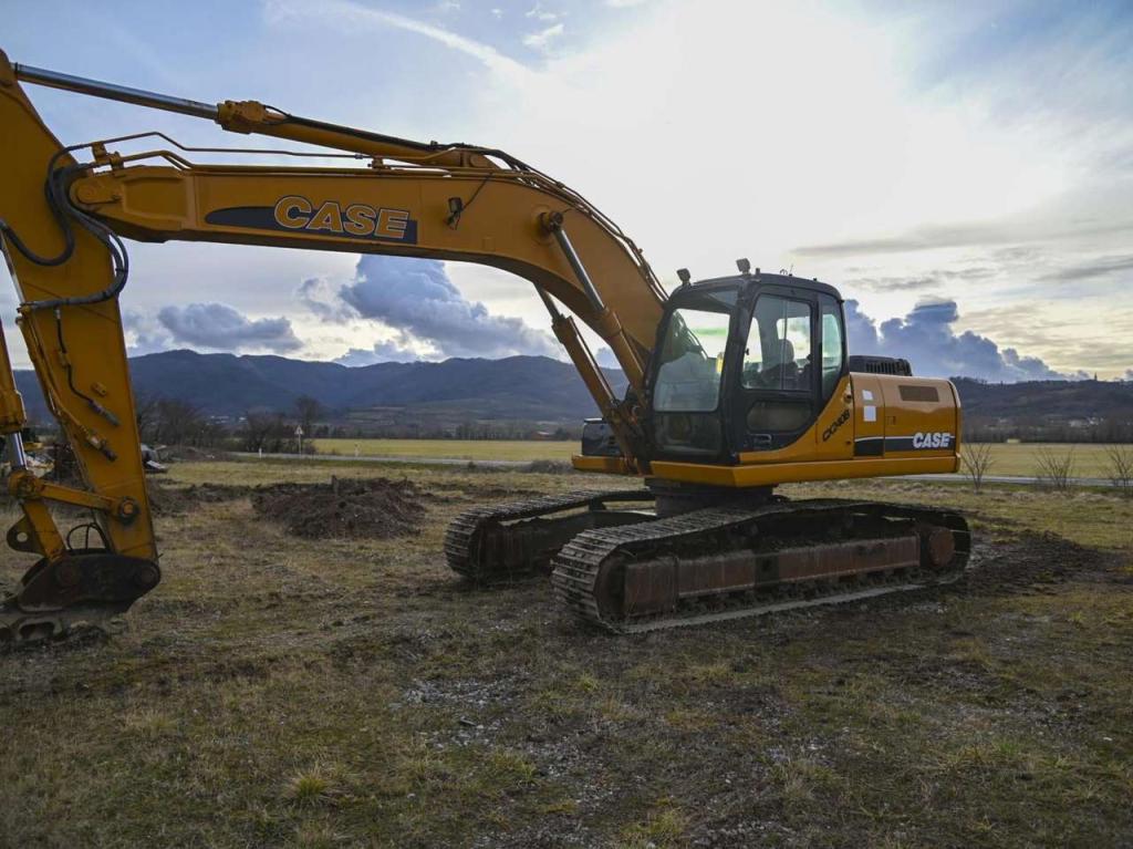 Case CX240B Photo 2