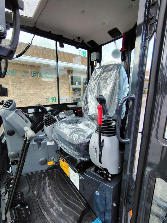 Hitachi ZX 55U-6 CLR Photo 13
