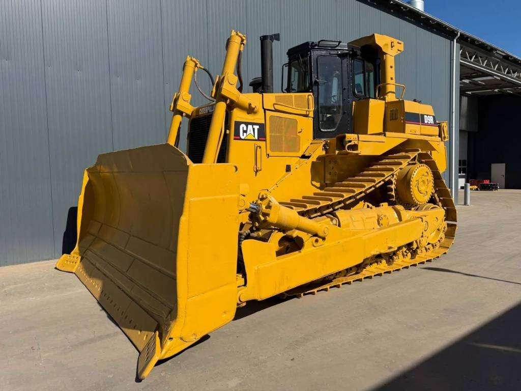 Caterpillar D9R Photo 1