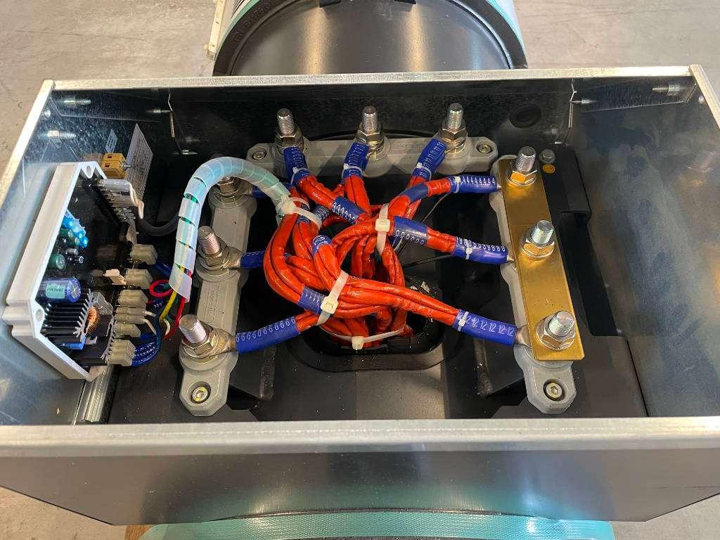 MeccAlte ECO38 - 300 kVA Alternator - DPX-25115 Groupe électrogène Photo 7
