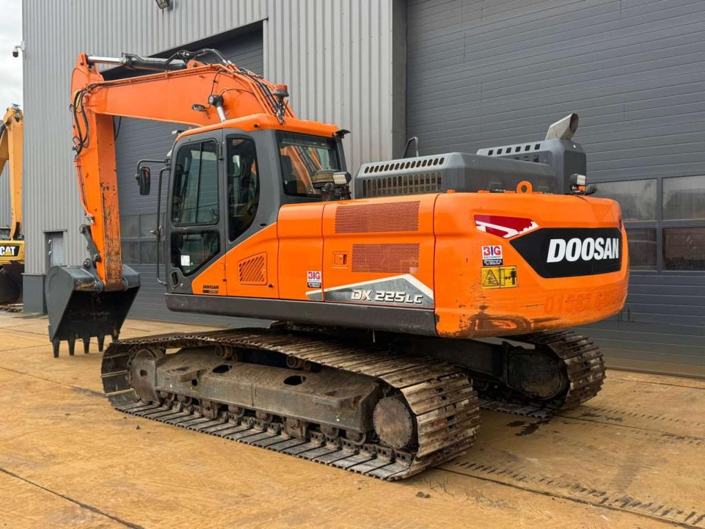 Doosan DX225LC-7 Photo 3