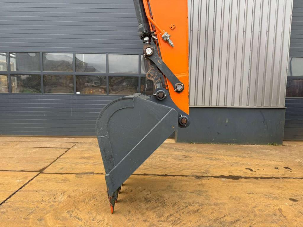 Doosan DX225LC-7 Photo 8