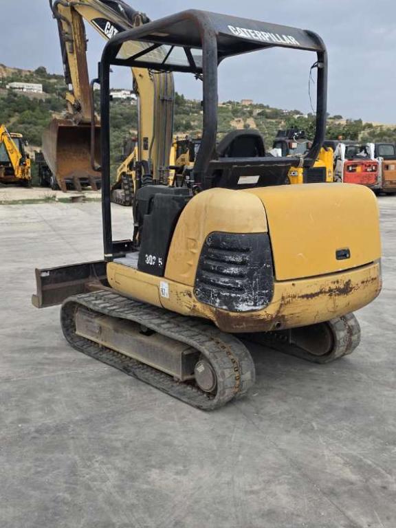 Caterpillar 302.5 Photo 4