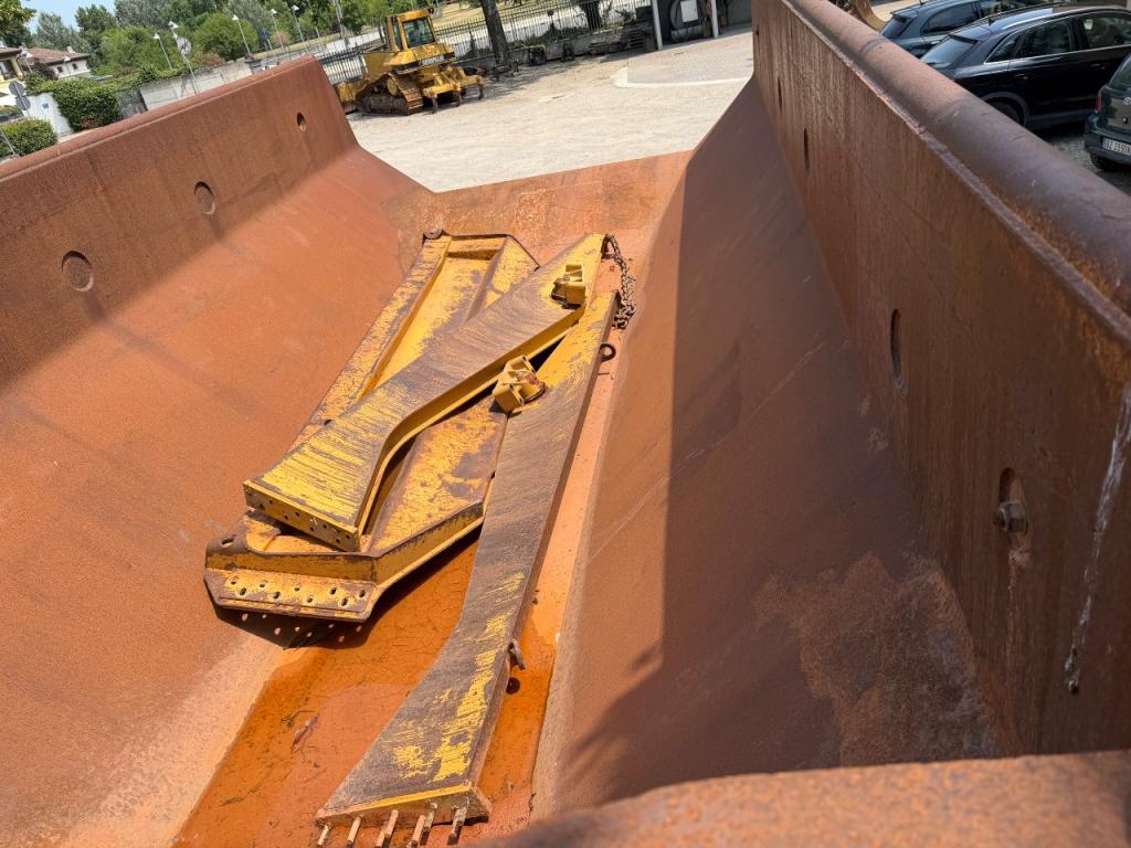 Caterpillar 730 Photo 9