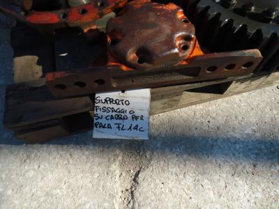 Supporto fissaggio su carro pour Fiat Allis FL14C en vente par OLM 90 Srl