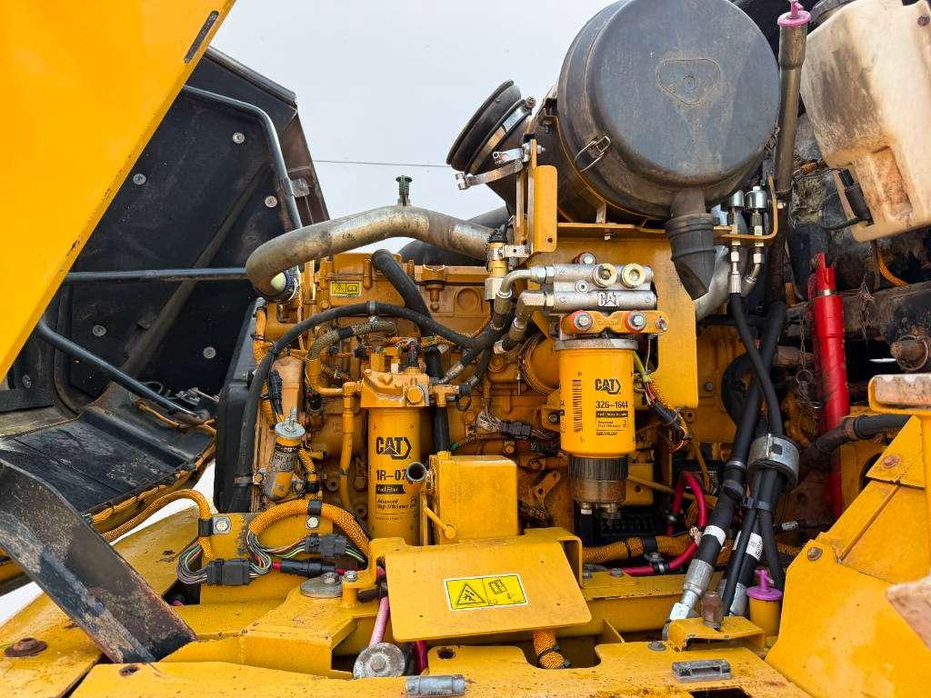 Caterpillar 730 - Automatic Greasing / Body Heating Photo 30
