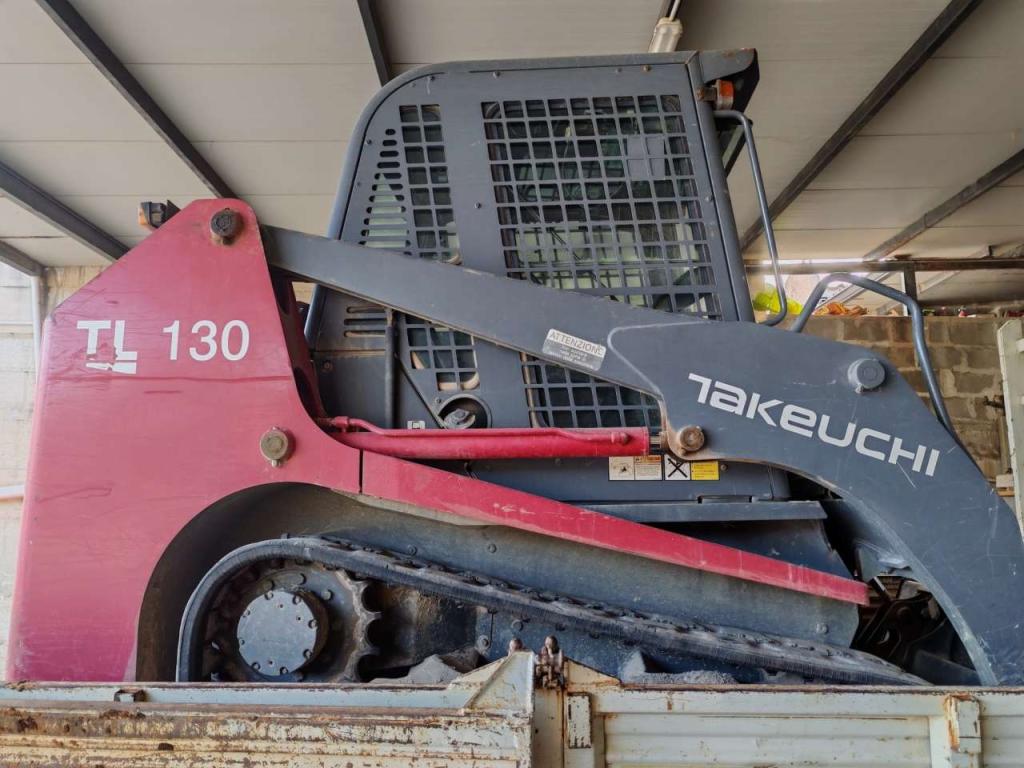 Takeuchi TL130 Photo 3