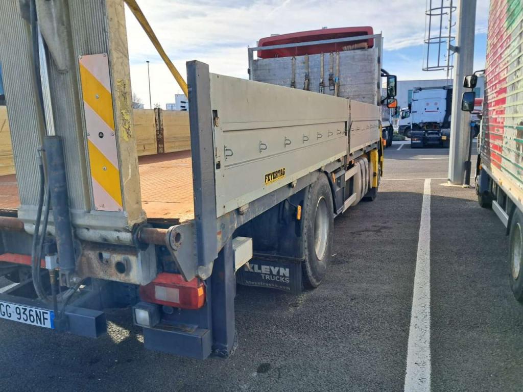 Volvo FM 300 Photo 5