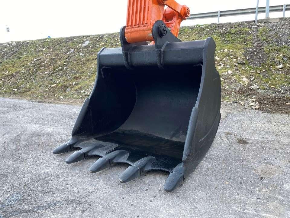Hitachi EX800 Photo 4