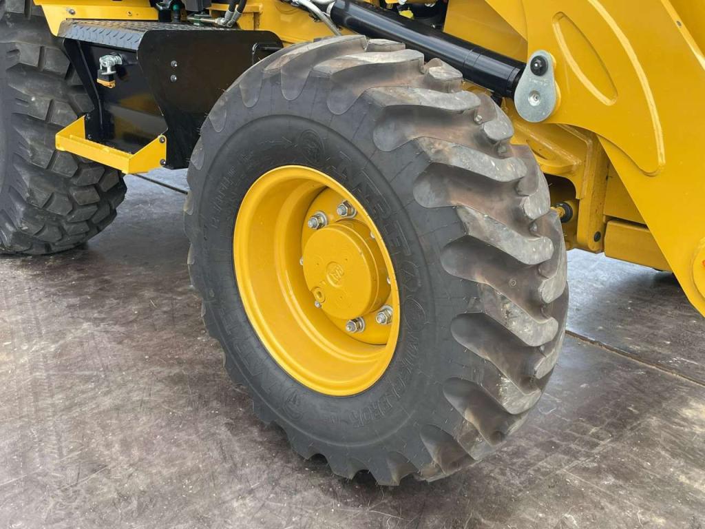 Caterpillar 424 Photo 16