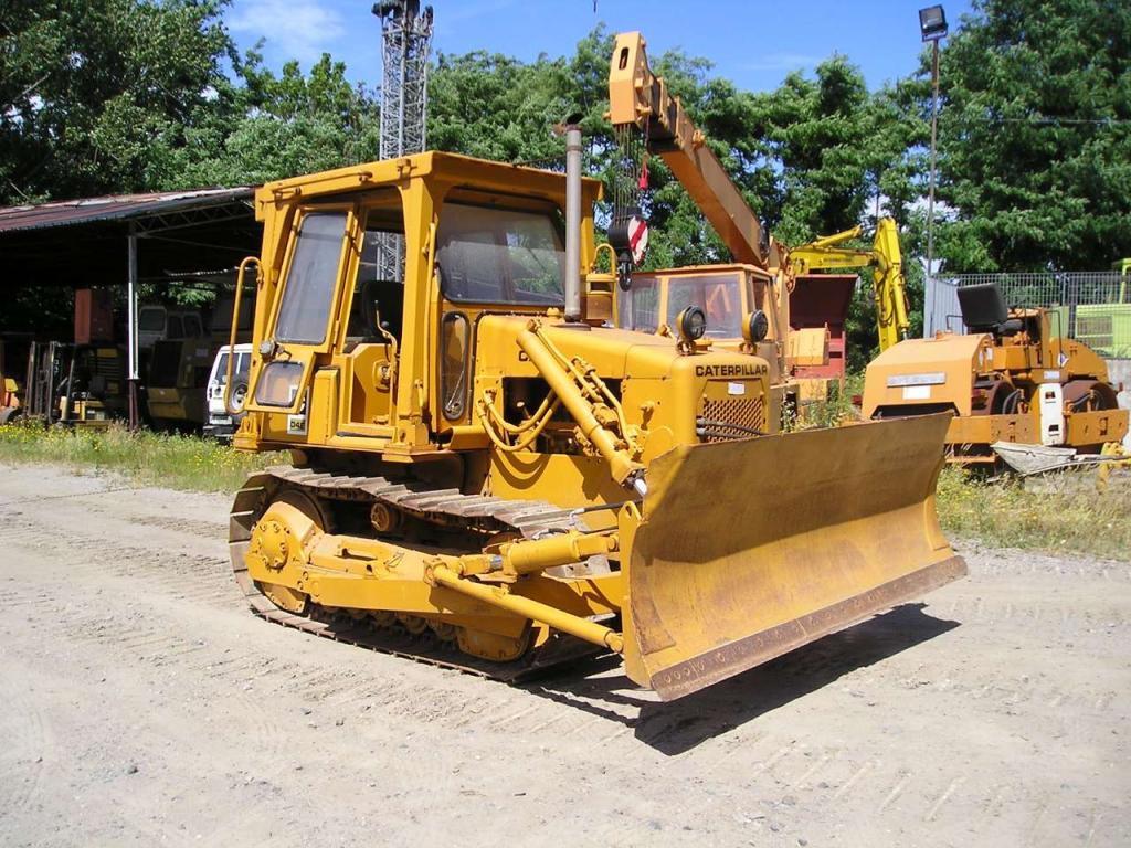 Caterpillar D4 E Photo 2