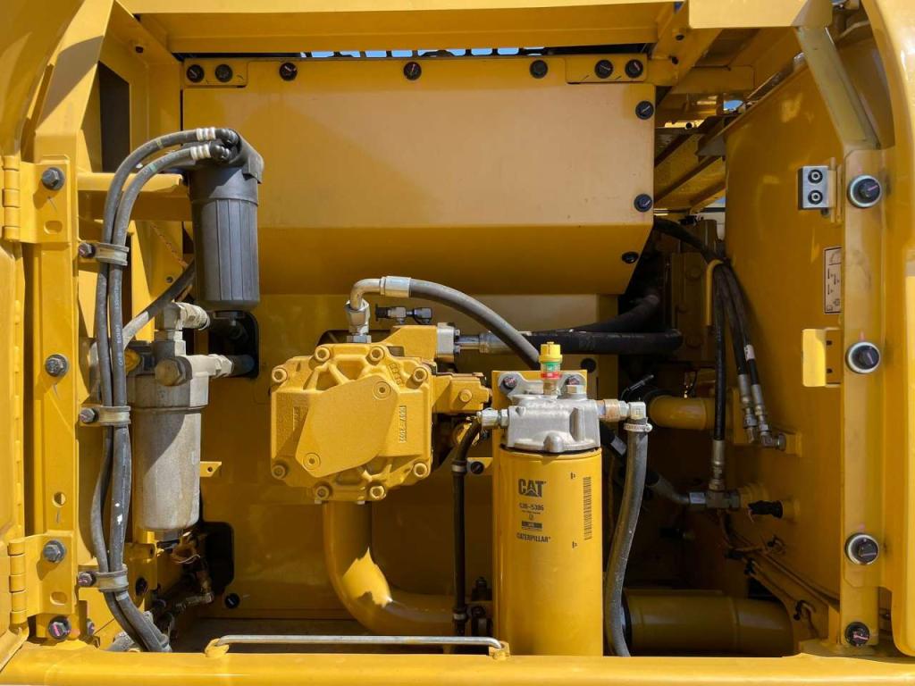 Caterpillar 323D3 Photo 29