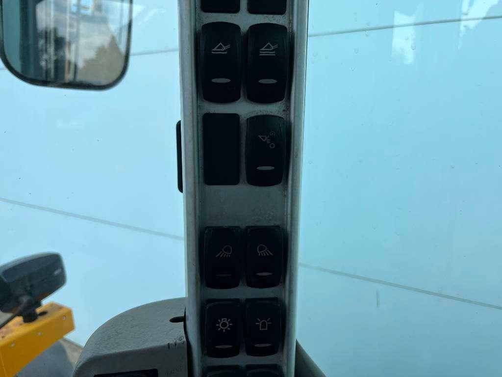 Volvo L90H - 3th Function + Quick Coupler Photo 13