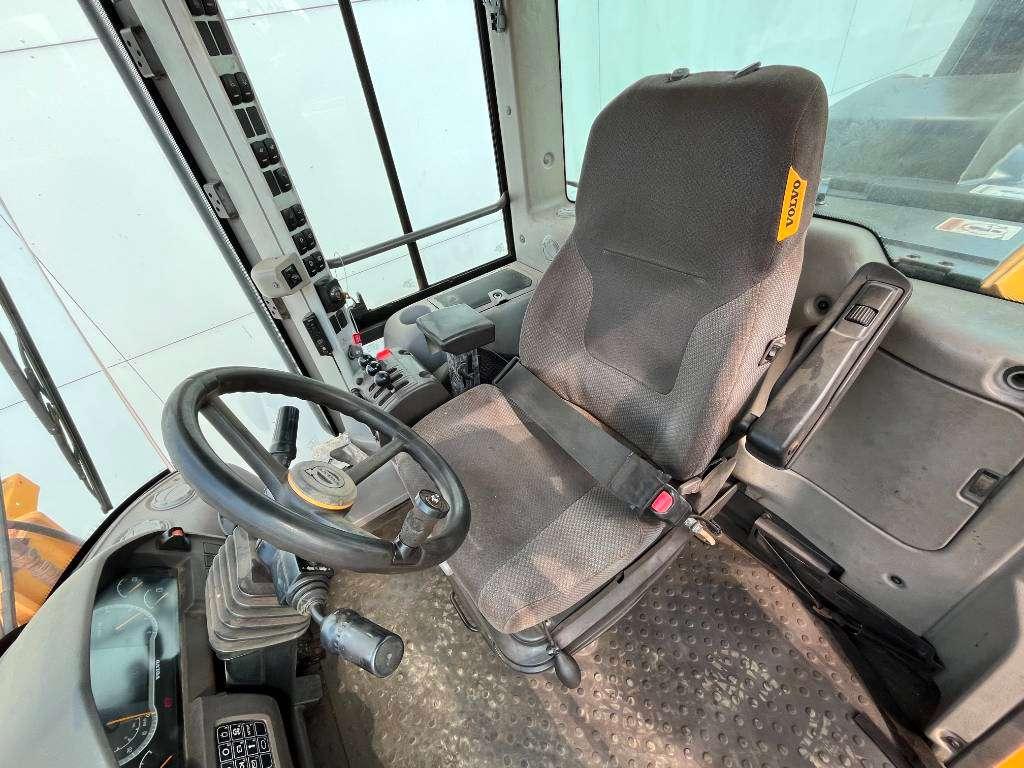 Volvo L90H - 3th Function + Quick Coupler Photo 7