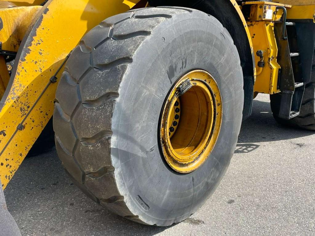 Caterpillar 966M Photo 12