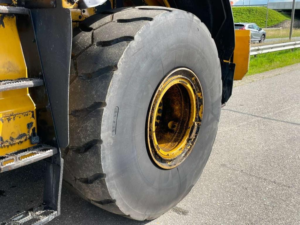 Caterpillar 966M Photo 13