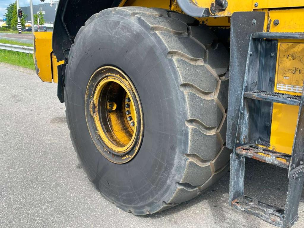 Caterpillar 966M Photo 15
