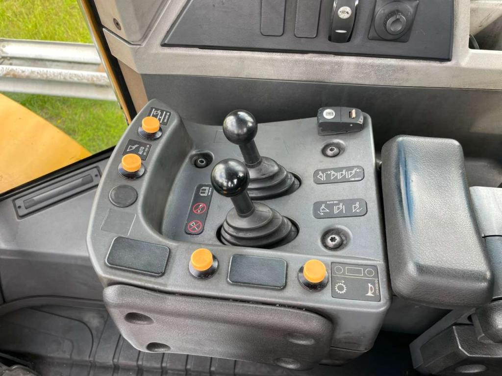 Caterpillar 966M Photo 20