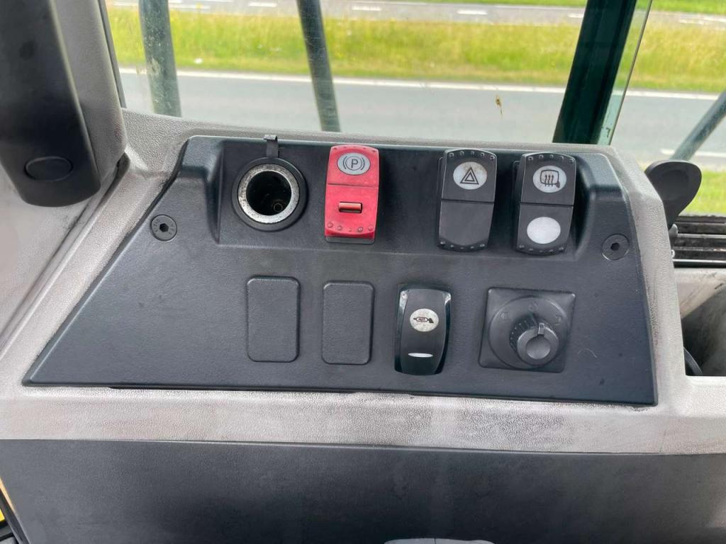 Caterpillar 966M Photo 21