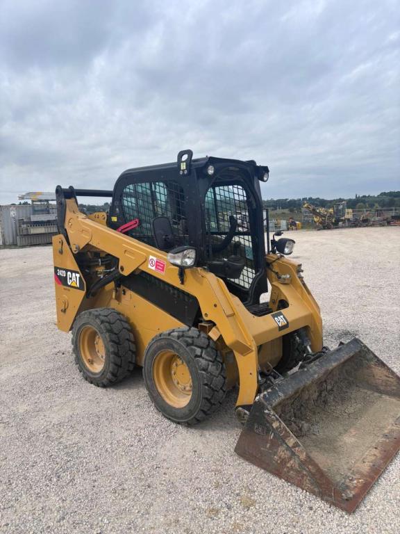 Caterpillar 242D Photo 1