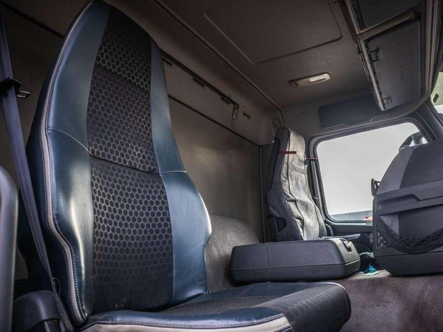 Volvo FM 330-6x2-E5+10 pneus/tires+intarder Photo 13