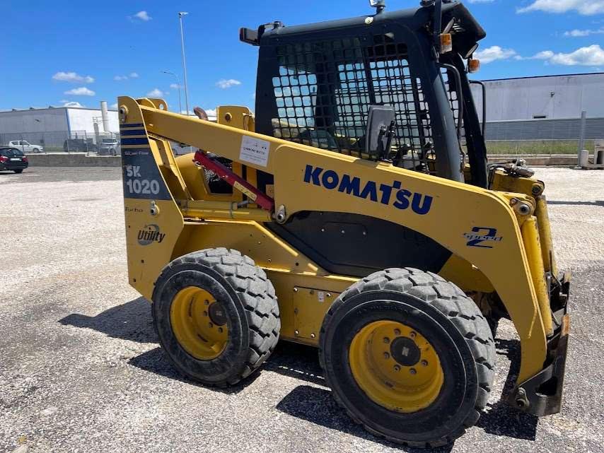 Komatsu SK1020 Photo 1