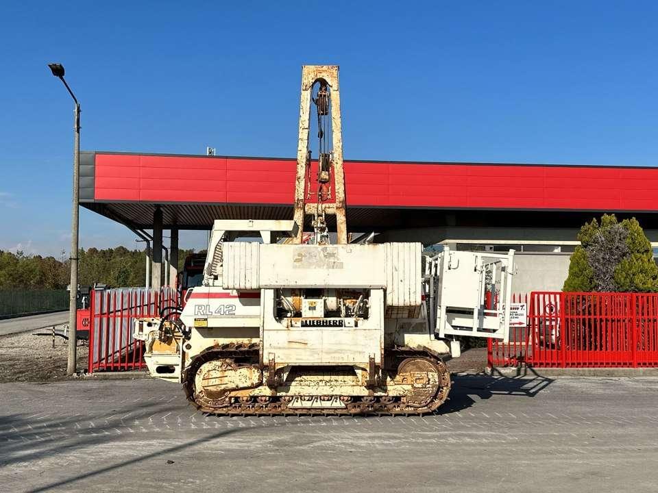 Liebherr RL42B Photo 16