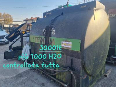La Pregafer 3000lt più 1000 acqua en vente par Centro Commercio Macchine