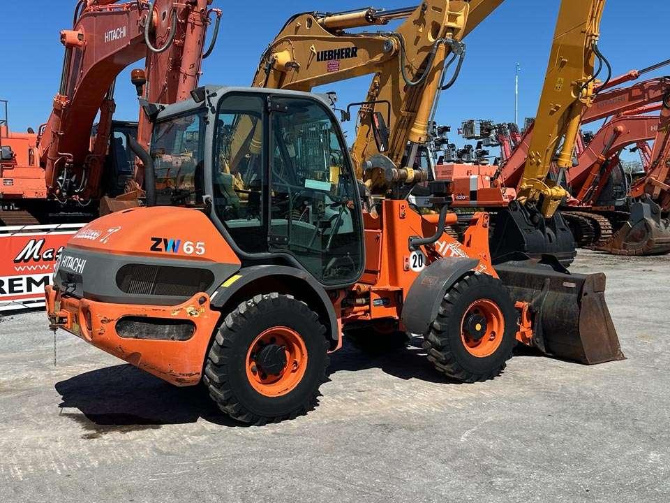 Hitachi ZW65 Photo 20