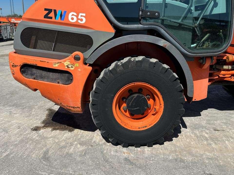 Hitachi ZW65 Photo 4